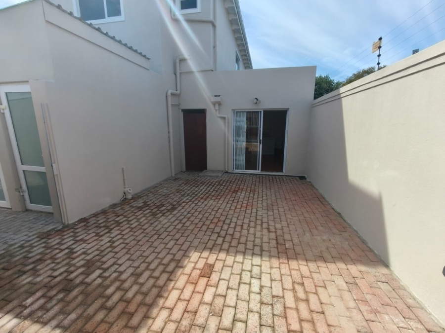 To Let 1 Bedroom Property for Rent in Westcliff Western Cape